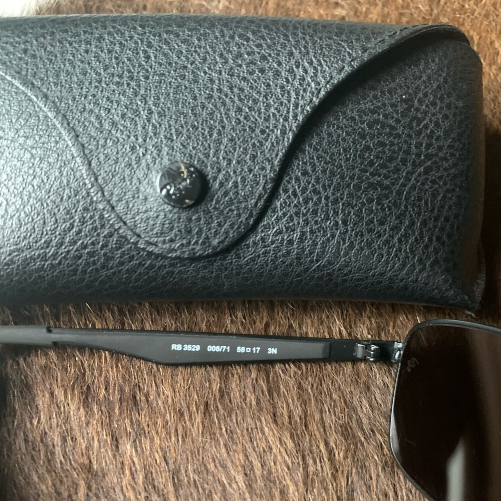 Ray-Ban Sunglasses - Picture 4 of 5